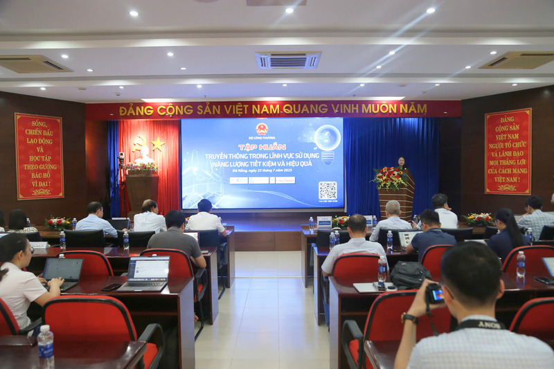 Bộ Công Thương tập huấn truyền thông lĩnh vực sử dụng năng lượng tiết kiệm, hiệu quả cho hơn 50 phóng viên, biên tập viên các cơ quan thông tấn, báo chí miền Trung.